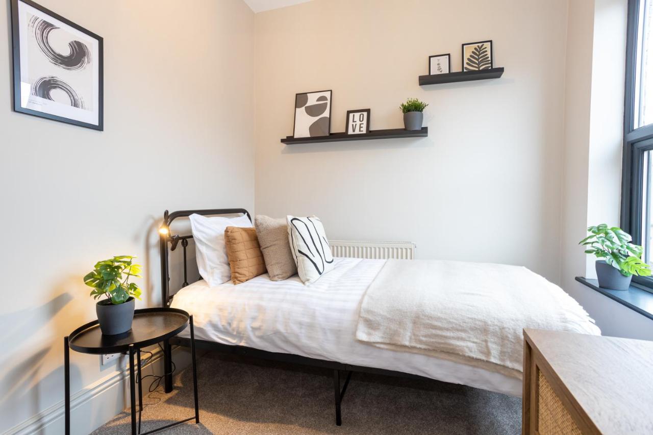 فيلا Stunning Scandi 3 Bed House In Manchester-Parking المظهر الخارجي الصورة