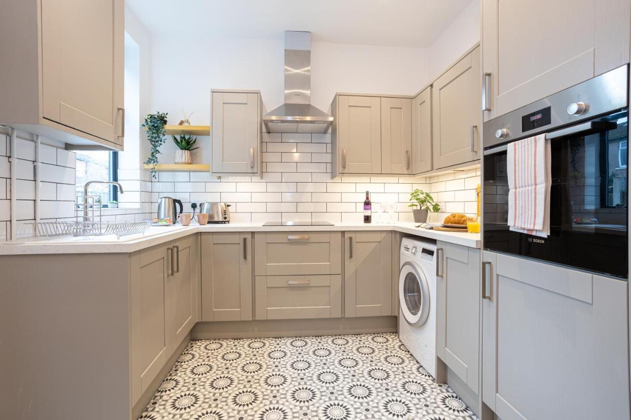 فيلا Stunning Scandi 3 Bed House In Manchester-Parking المظهر الخارجي الصورة